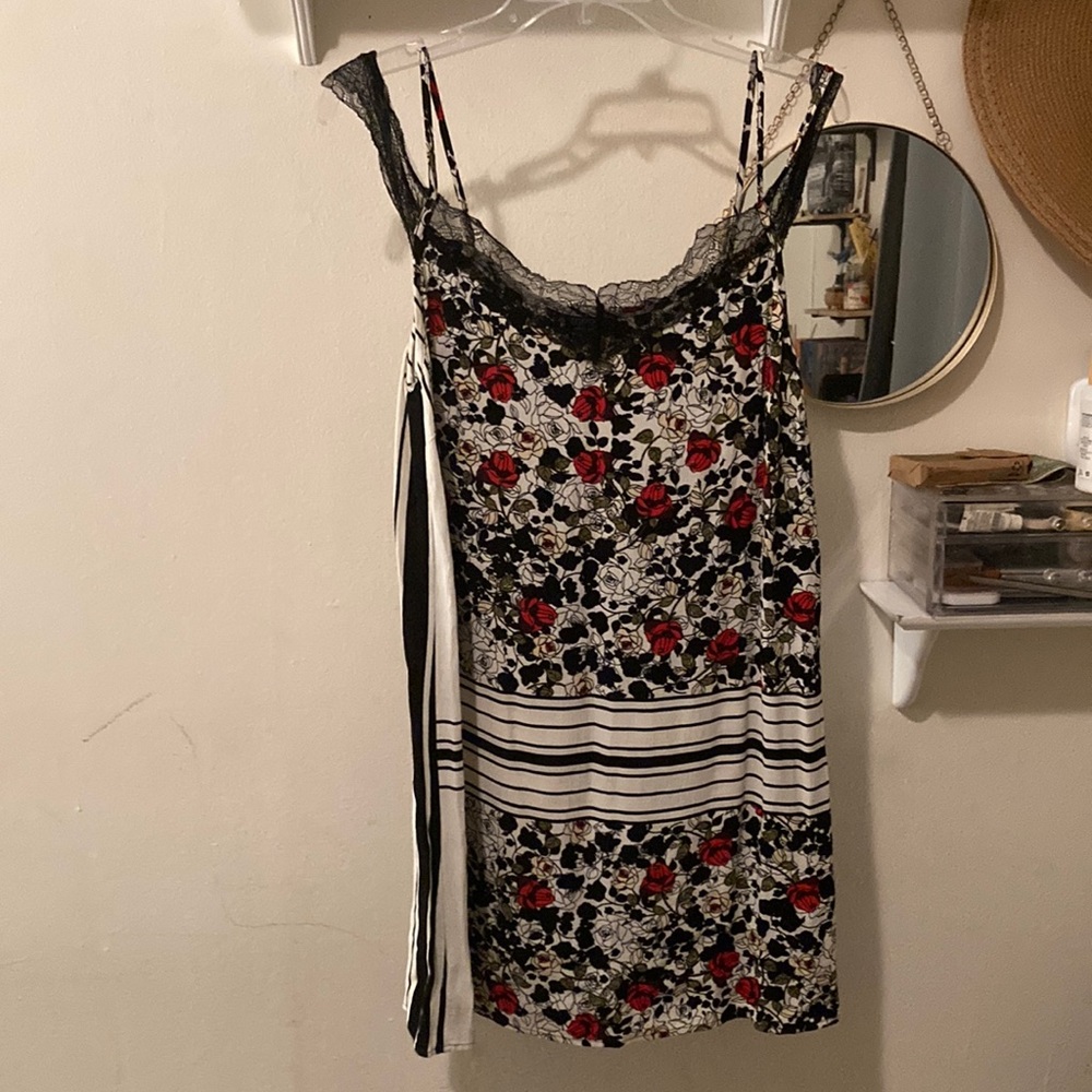Topshop GORGEOUS Tunic / Dress - Viscose, Flowy Fabric with cute lace detail